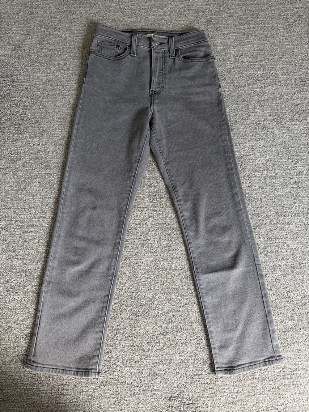 Levi’s Wedgie Straight Jeans in Gray - Picture 5 of 13